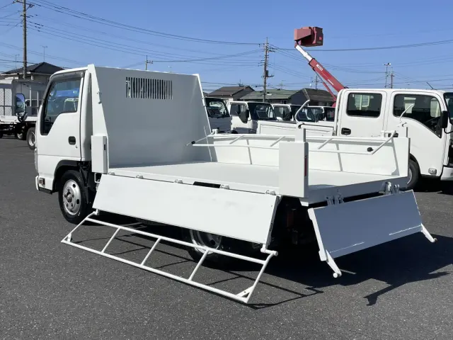 いすゞ エルフ TPG-NKR85AD(2WD)の写真11