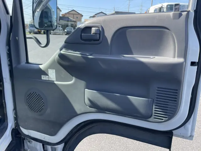 いすゞ エルフ TPG-NKR85AD(2WD)の写真14