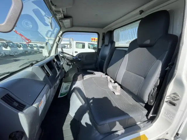 いすゞ エルフ TPG-NKR85AD(2WD)の写真15