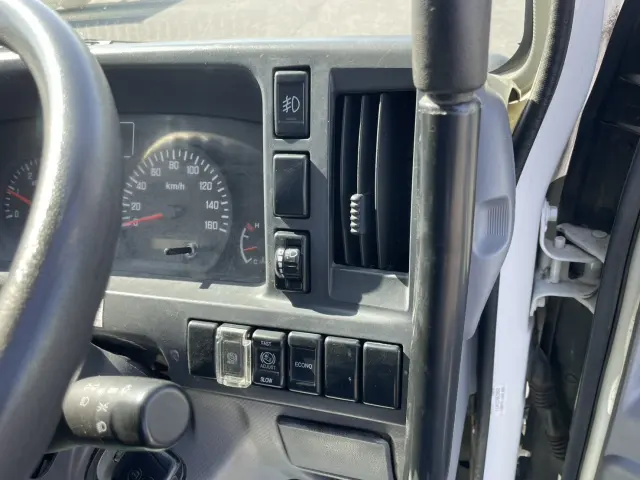 いすゞ エルフ TPG-NKR85AD(2WD)の写真23