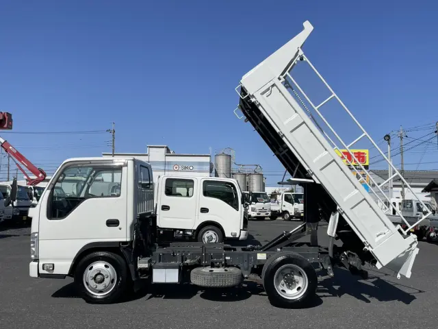 いすゞ エルフ TPG-NKR85AD(2WD)の写真30