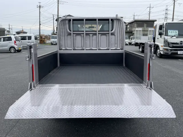 三菱 キャンター TPG-FBA00(2WD)の写真9