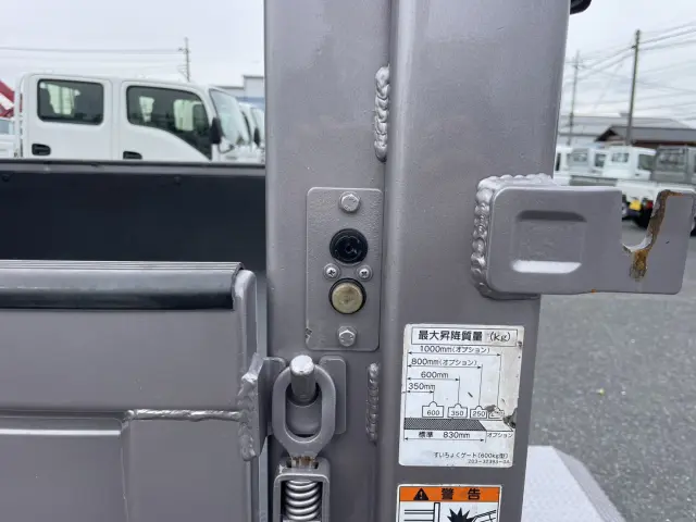 三菱 キャンター TPG-FBA00(2WD)の写真13