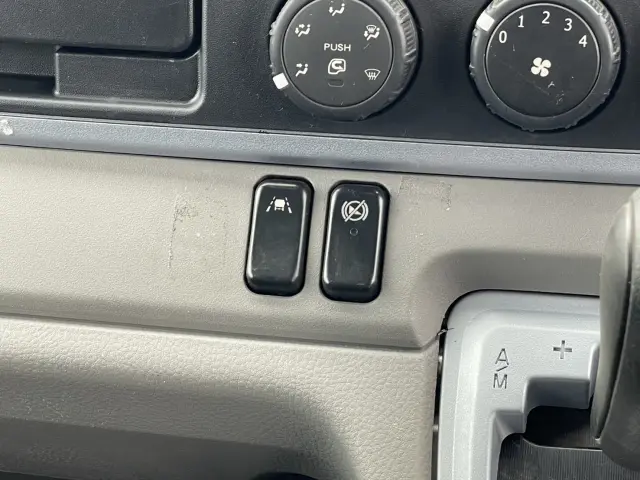 三菱 キャンター TPG-FBA00(2WD)の写真30