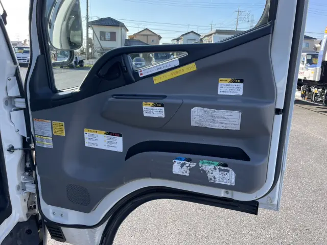 三菱 キャンター TPG-FEA50(2WD)の写真17