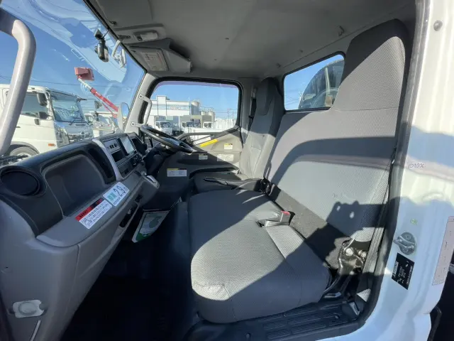 三菱 キャンター TPG-FEA50(2WD)の写真18