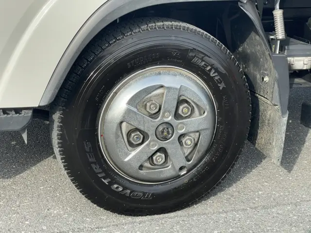 いすゞ エルフ 2RG-NPR88AR(2WD)の写真9