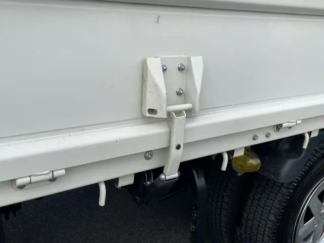 いすゞ エルフ 2RG-NPR88AR(2WD)の写真14