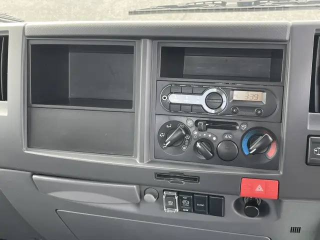 いすゞ エルフ 2RG-NPR88AR(2WD)の写真24