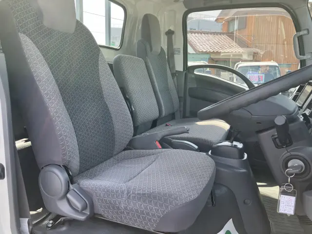 いすゞ エルフ 2RG-NNR88AR(2WD)の写真6