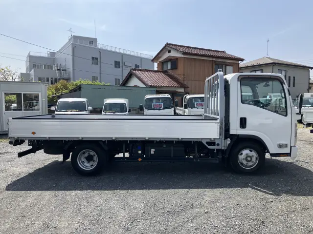 いすゞ エルフ 2RG-NNR88AR(2WD)の写真13