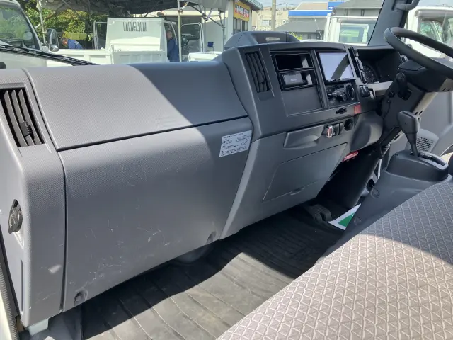 いすゞ エルフ 2RG-NNR88AR(2WD)の写真24