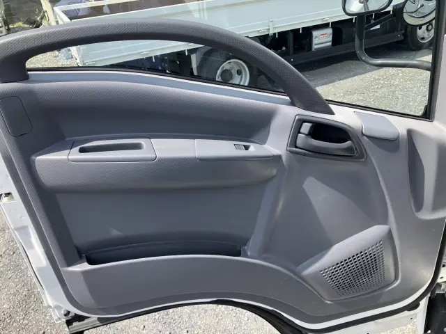 いすゞ エルフ 2RG-NNR88AR(2WD)の写真26