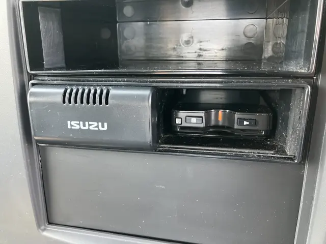 いすゞ エルフ 2RG-NNR88AR(2WD)の写真31