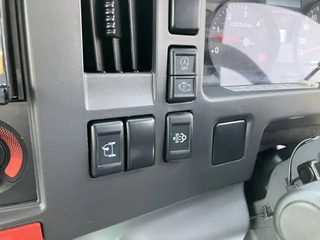 いすゞ エルフ 2RG-NNR88AR(2WD)の写真33