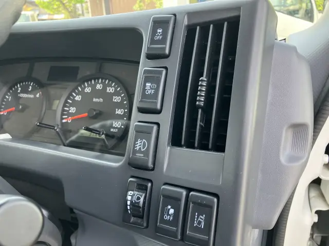 いすゞ エルフ 2RG-NNR88AR(2WD)の写真36