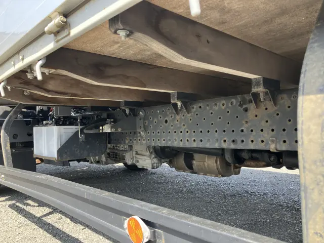 いすゞ エルフ 2RG-NNR88AR(2WD)の写真43