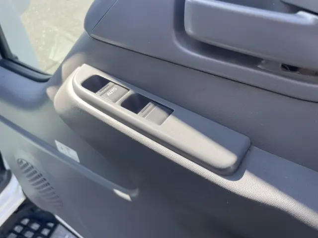 いすゞ エルフ TRG-NHR85A(2WD)の写真14