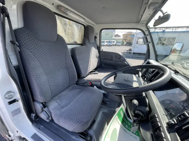 いすゞ エルフ TRG-NHR85A(2WD)の写真17