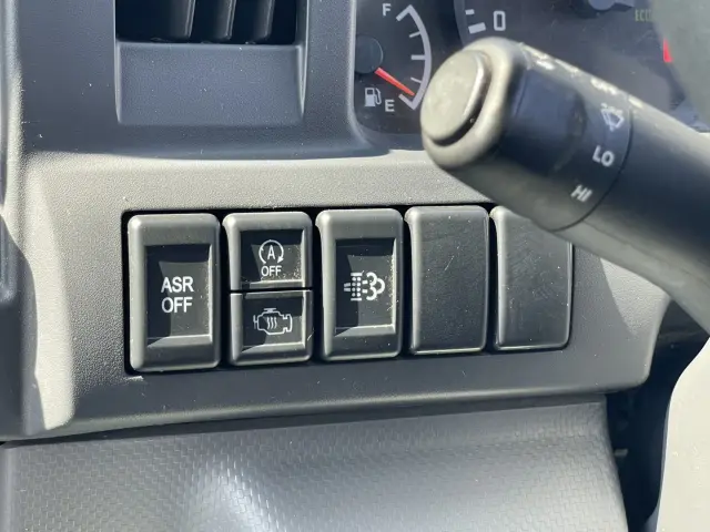 いすゞ エルフ TRG-NHR85A(2WD)の写真24