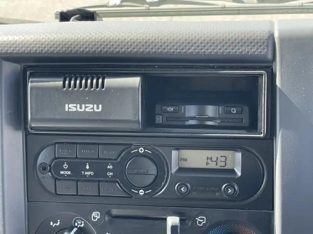 いすゞ エルフ TRG-NHR85A(2WD)の写真25