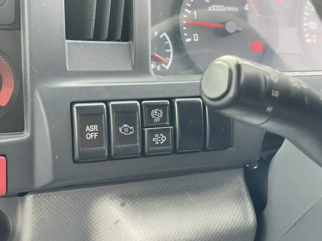 いすゞ エルフ TKG-NKR85AR(2WD)の写真33