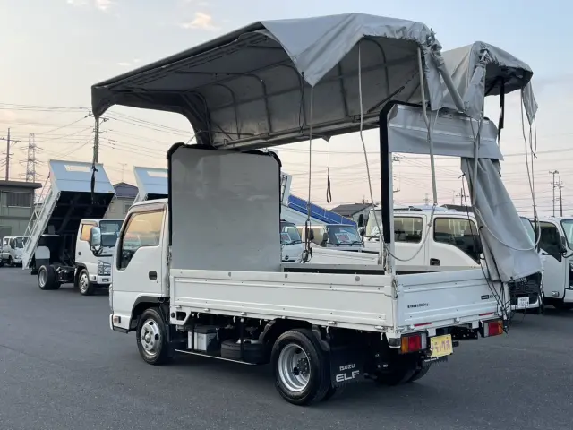 いすゞ エルフ TRG-NJR85A(2WD)の写真9