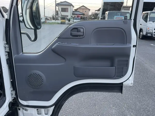 いすゞ エルフ TRG-NJR85A(2WD)の写真17