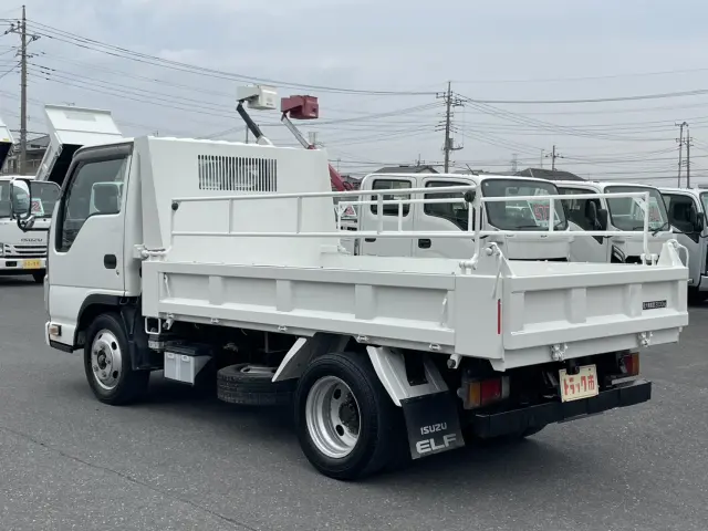 いすゞ エルフ TKG-NJR85AD(2WD)の写真7