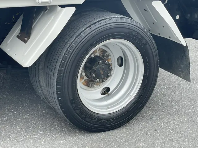 いすゞ エルフ TKG-NJR85AD(2WD)の写真8