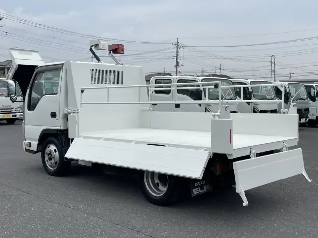 いすゞ エルフ TKG-NJR85AD(2WD)の写真14