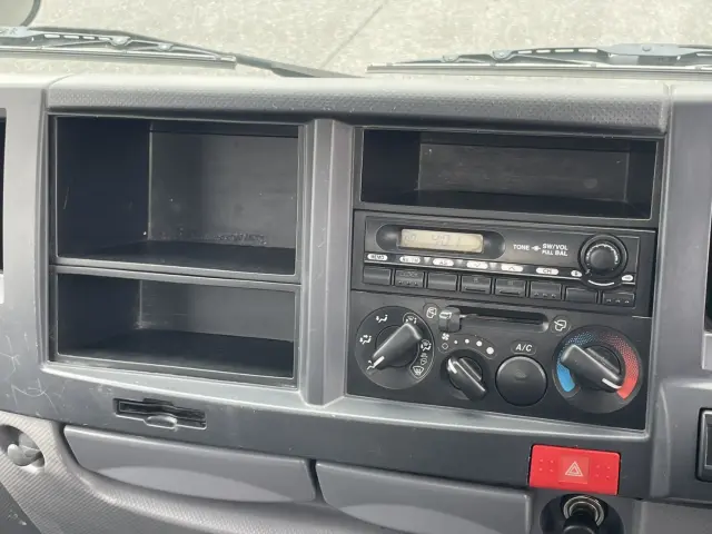 いすゞ エルフ TKG-NJR85AD(2WD)の写真19