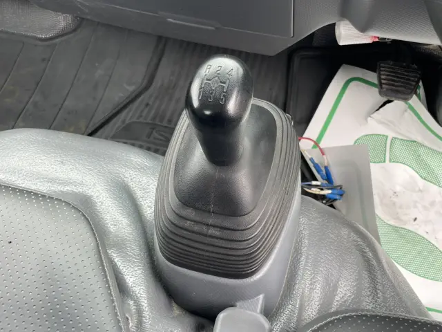 いすゞ エルフ TKG-NJR85AD(2WD)の写真20