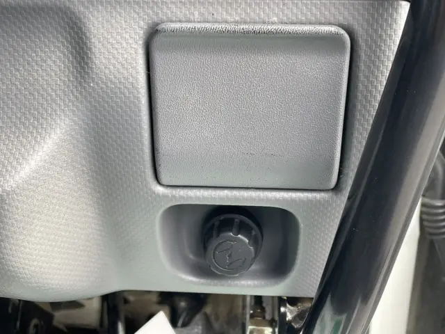 いすゞ エルフ TKG-NJR85AD(2WD)の写真21