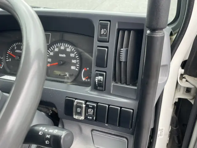 いすゞ エルフ TKG-NJR85AD(2WD)の写真22