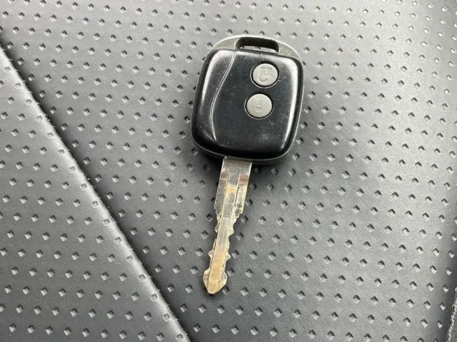 いすゞ エルフ TKG-NJR85AD(2WD)の写真25