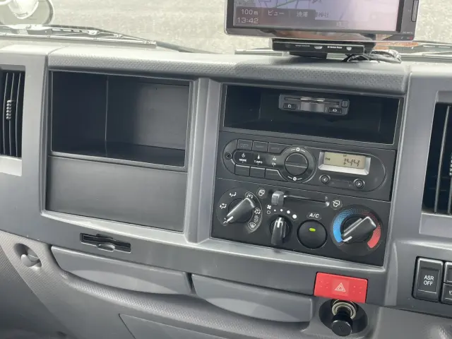 いすゞ エルフ TRG-NJR85A(2WD)の写真27