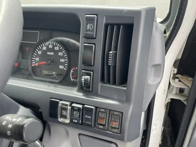 いすゞ エルフ TRG-NJR85A(2WD)の写真28