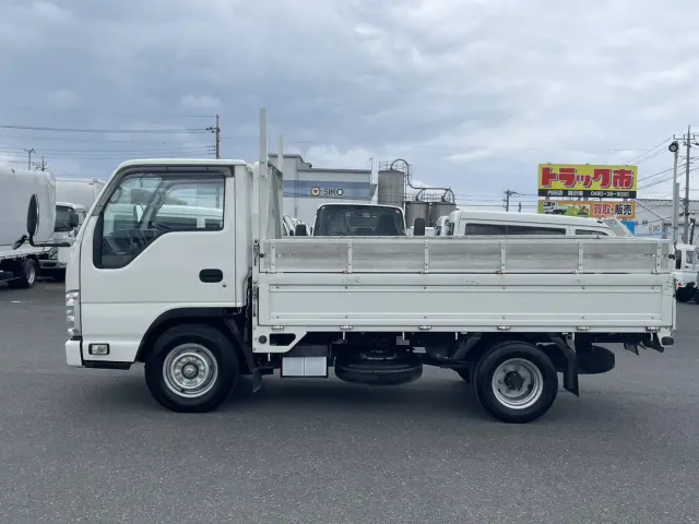 いすゞ エルフ 2RG-AHR88A(2WD)の写真5
