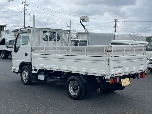 いすゞ エルフ 2RG-AHR88A(2WD)の写真6