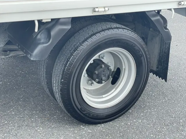 いすゞ エルフ 2RG-AHR88A(2WD)の写真12