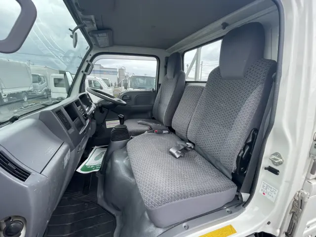 いすゞ エルフ 2RG-AHR88A(2WD)の写真20