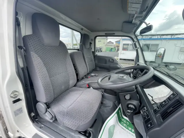 いすゞ エルフ 2RG-AHR88A(2WD)の写真21