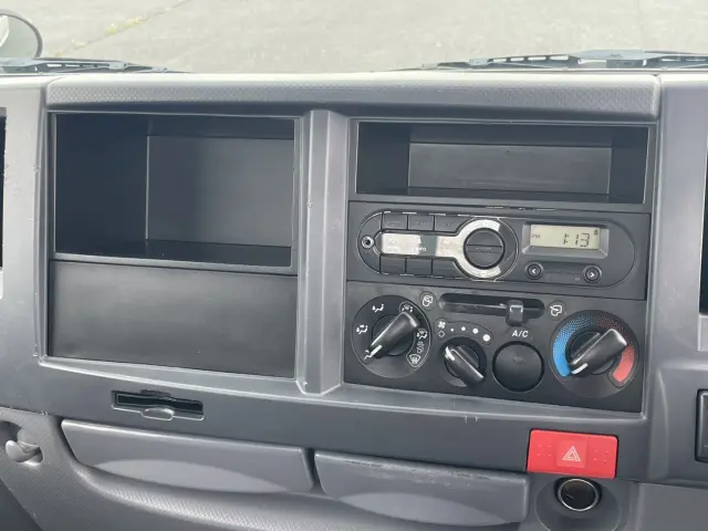 いすゞ エルフ 2RG-AHR88A(2WD)の写真22