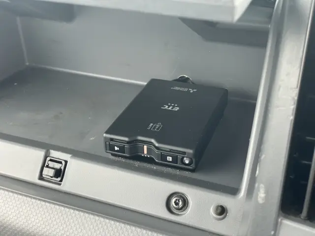 いすゞ エルフ 2RG-AHR88A(2WD)の写真25