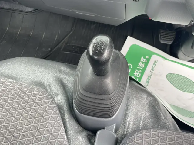 いすゞ エルフ 2RG-AHR88A(2WD)の写真26