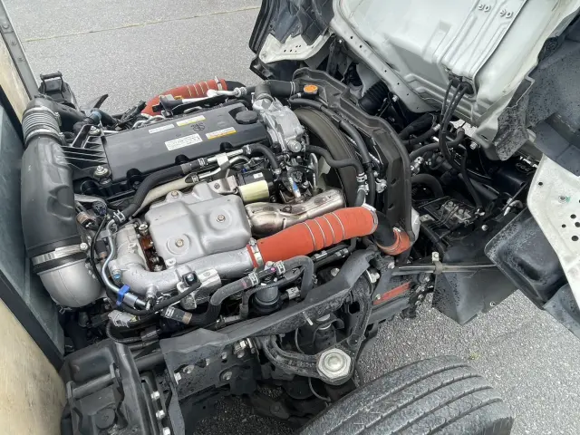 いすゞ エルフ 2RG-AHR88A(2WD)の写真32