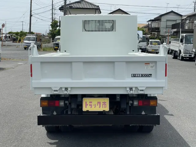 三菱 キャンター 2RG-FBA60(2WD)の写真8