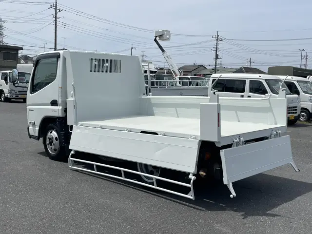 三菱 キャンター 2RG-FBA60(2WD)の写真10