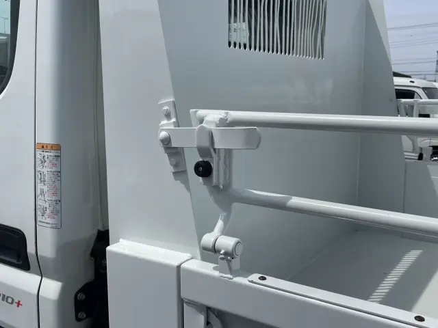 三菱 キャンター 2RG-FBA60(2WD)の写真16